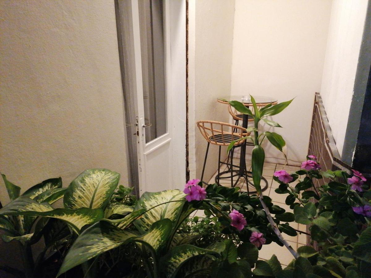 Jolie Chambre Climatisee Avec Balcon Chez L'Habitant 생피에르 외부 사진